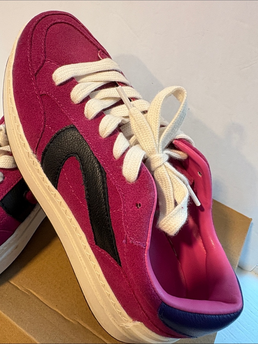 Steve Madden Kickflip Pink Suede Platform Sneakers with Black Accent - Picture 10 of 12